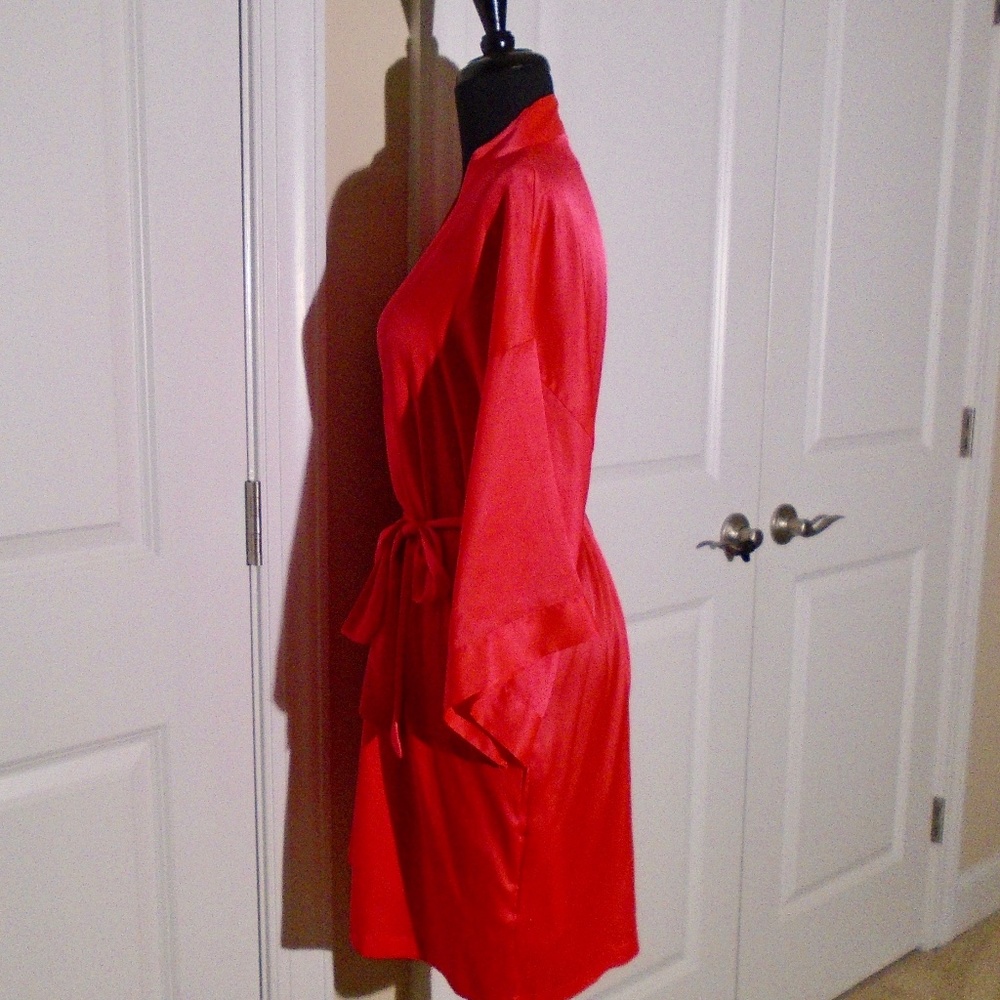 Victoria's Secret Red Satin Short Kimono Robe S/M - Picture 4 of 8